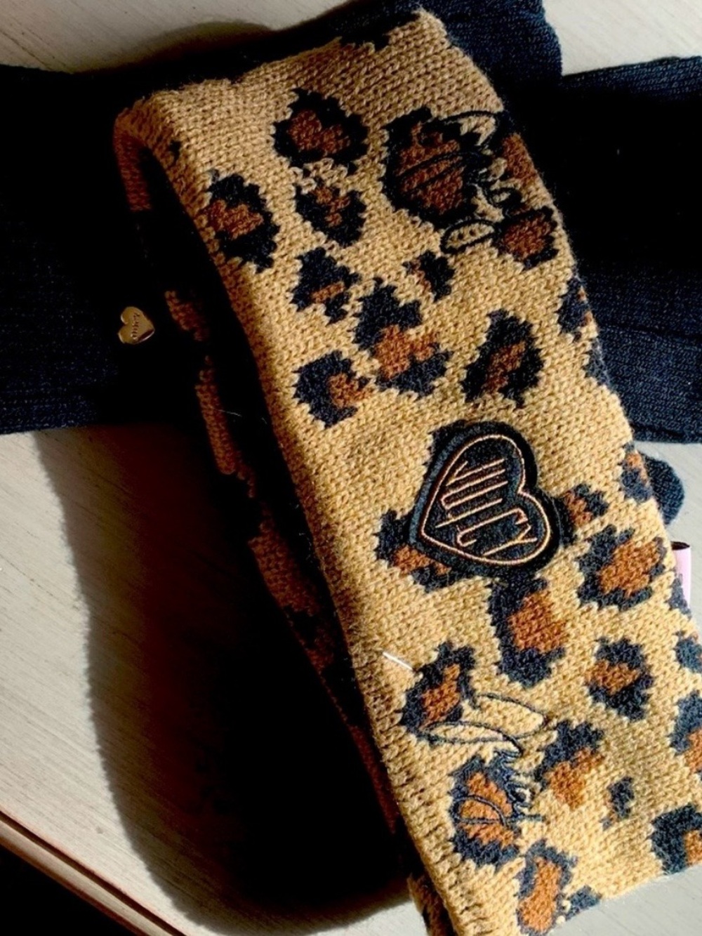 Juicy Couture Juicy Couture Mittens and headband set
Leopard Knit